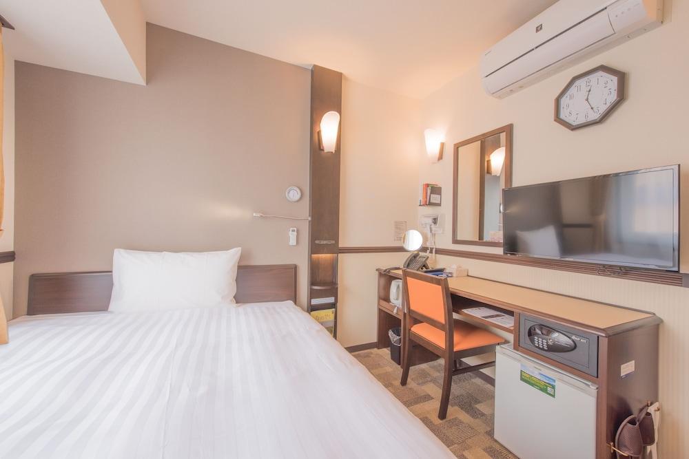 Toyoko Inn Toyama-Eki Shinkansen-Guchi No.2 Exteriör bild