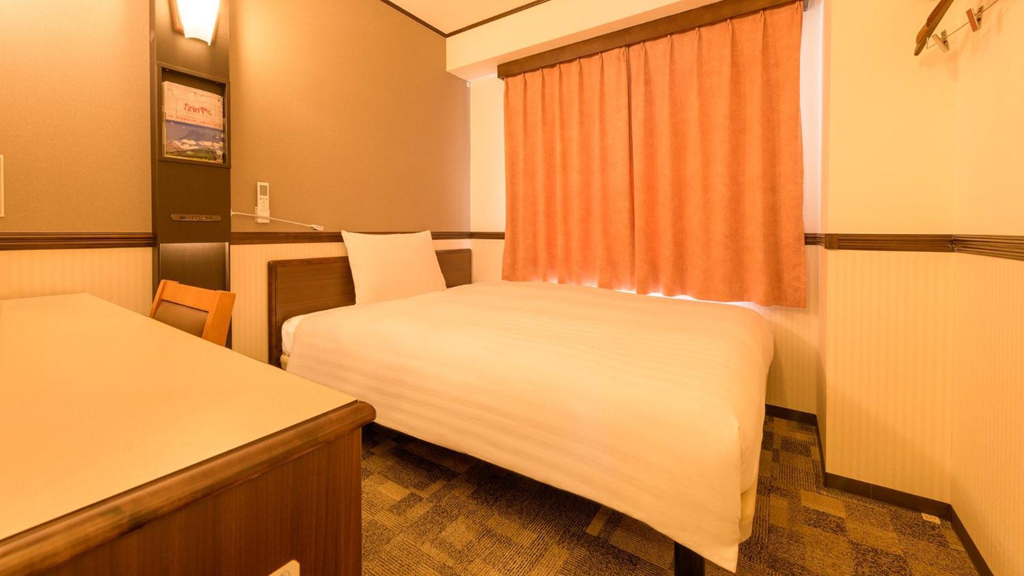 Toyoko Inn Toyama-Eki Shinkansen-Guchi No.2 Rum bild